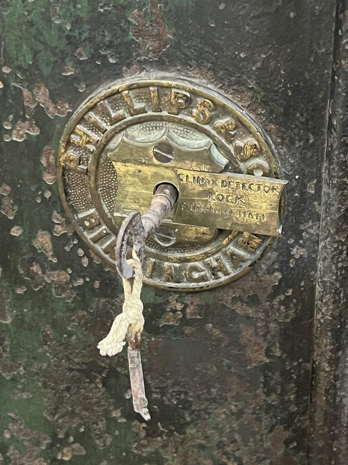 Victorian cast iron safe - Image 4