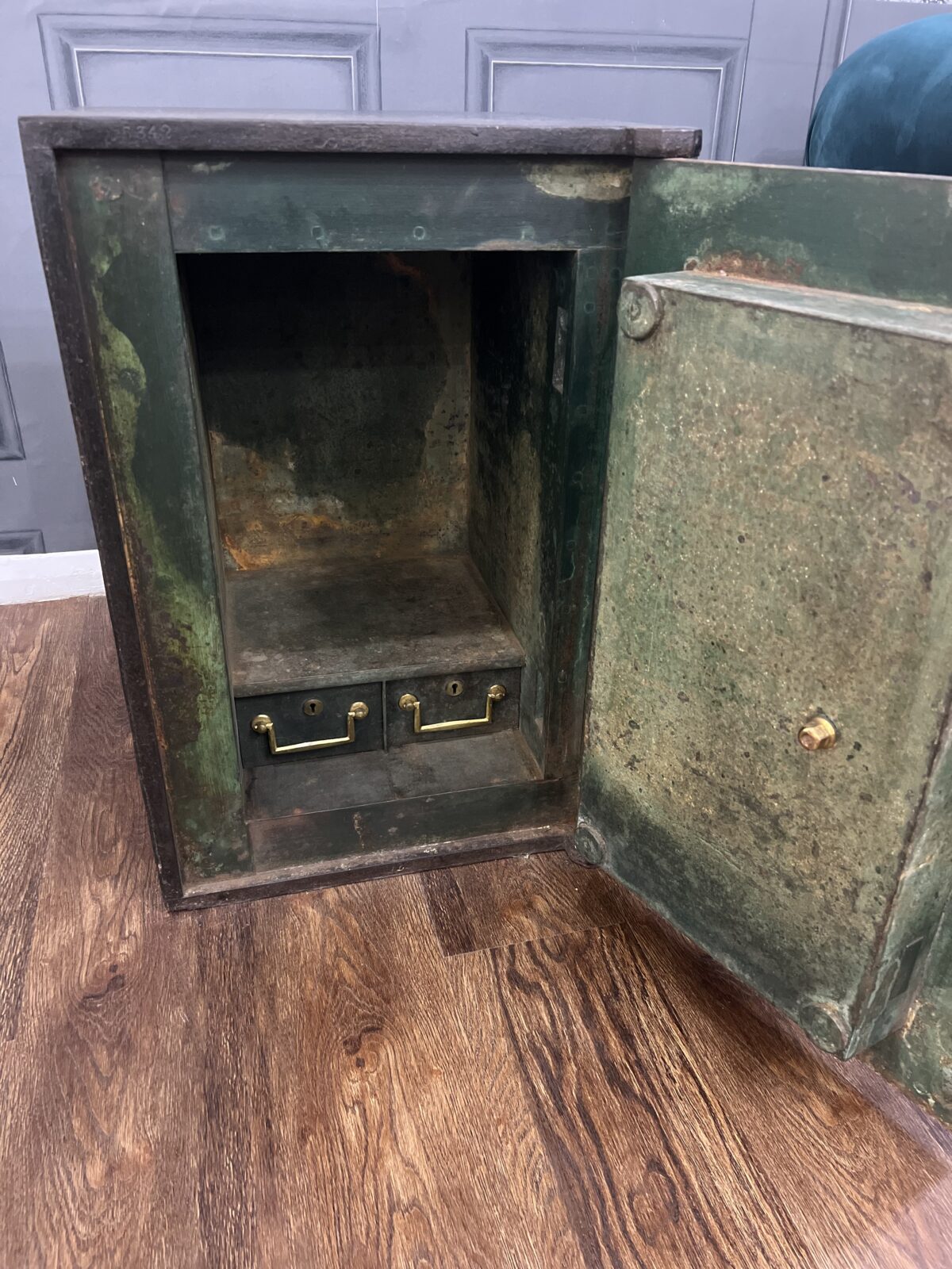 Victorian cast iron safe - Image 9