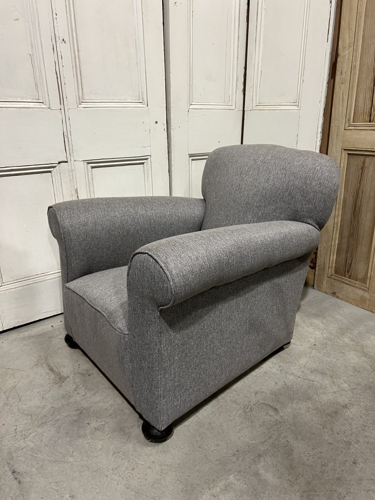 Victorian club armchair - Image 7