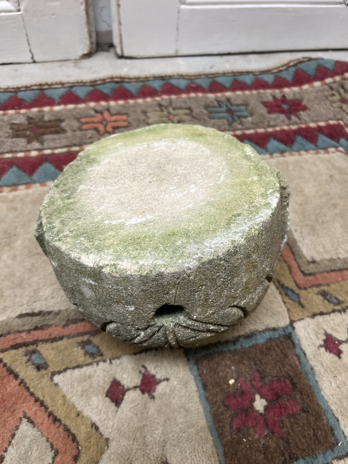 Vintage stone garden acorn - Image 8