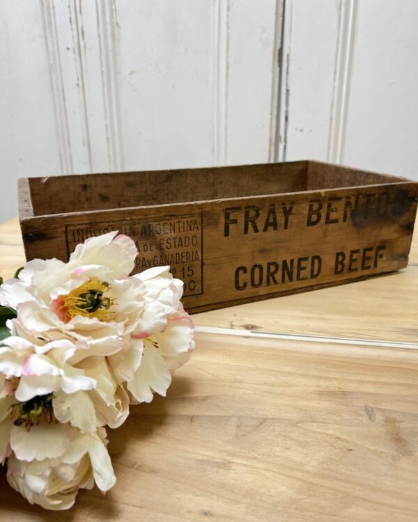 https://www.thebeehivelifestyle.com/product/antique-wooden-frey-bentos-advertising-box/