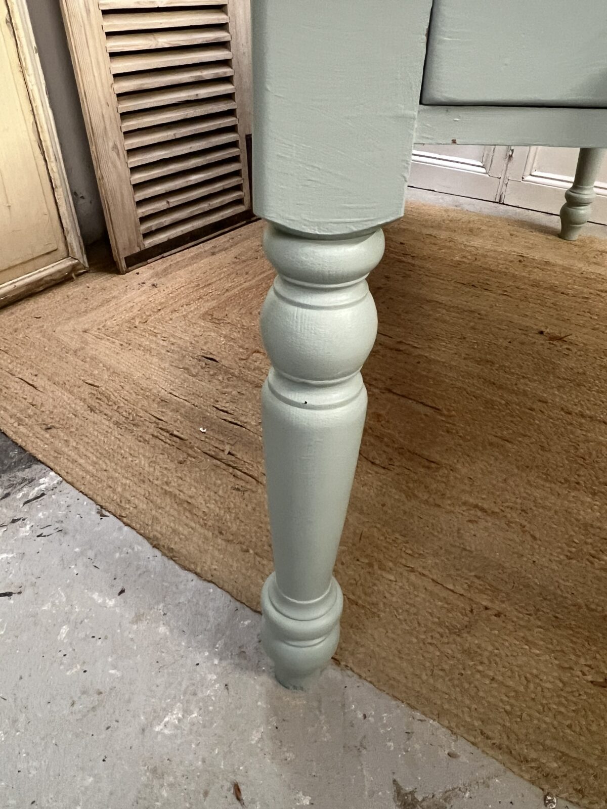 Hand painted pine dining table 8 seater - Image 4